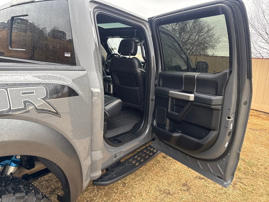 Certified 2018 Ford F150 Raptor w/ Equipment Group 802A Luxury image 22