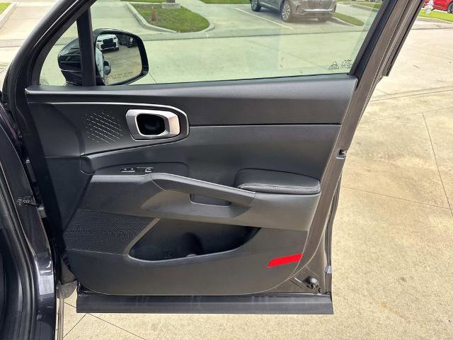 Used 2025 Kia Sorento EX w/ Panoramic Sunroof Package FWD image 17