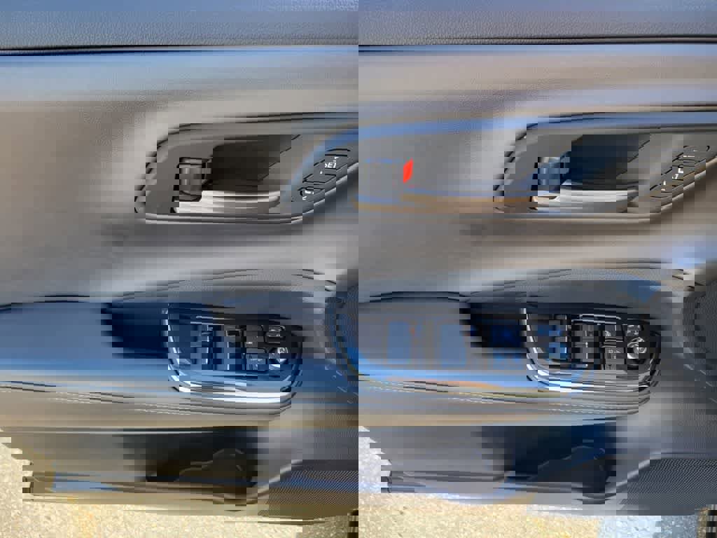 Used 2026 Toyota Crown AWD/4WD image 19