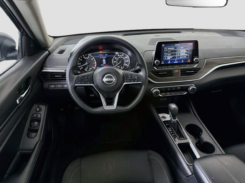 Used 2025 Nissan Altima 2.5 SV FWD image 24