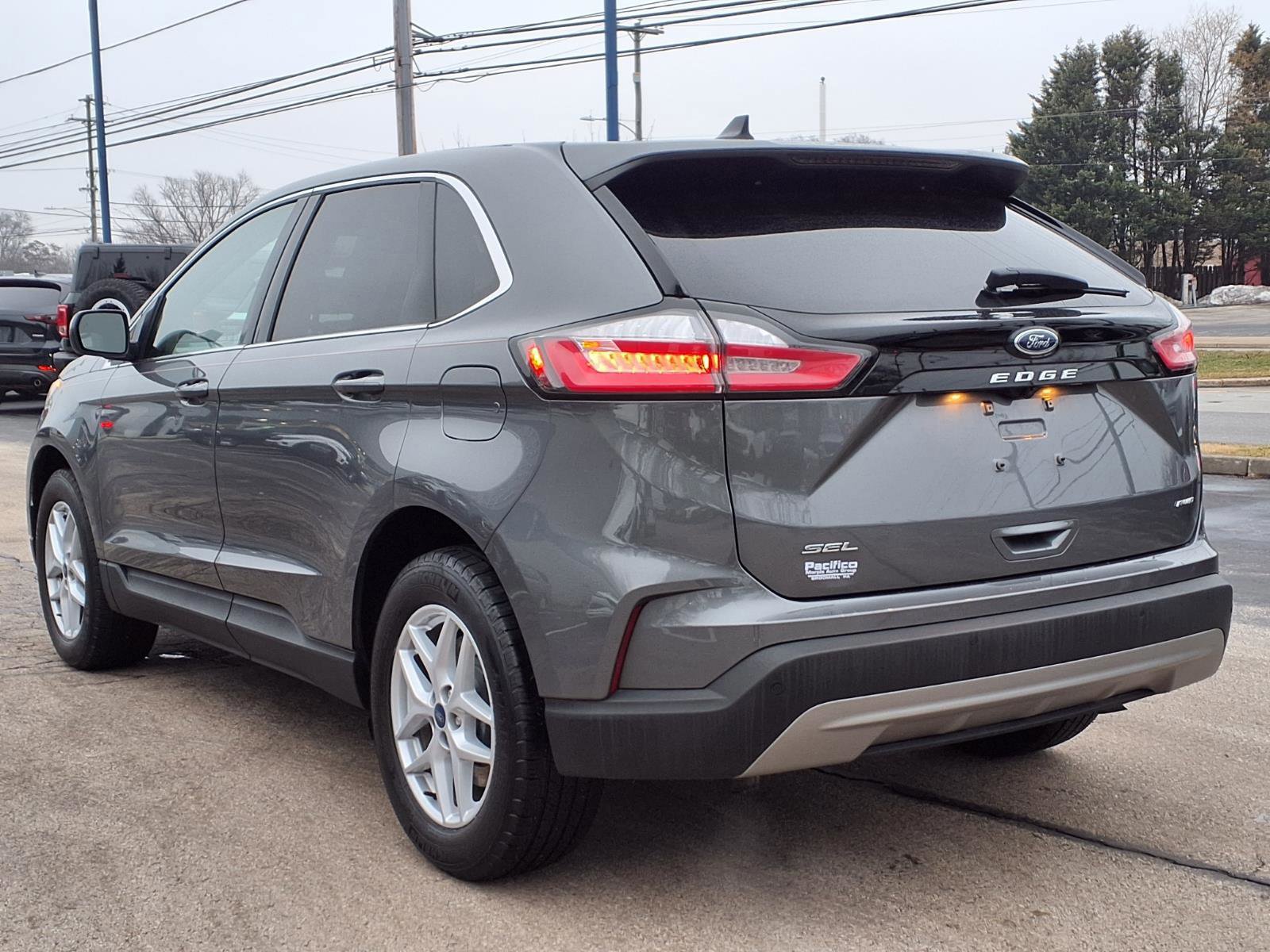 Certified 2022 Ford Edge SEL w/ Convenience Package image 3