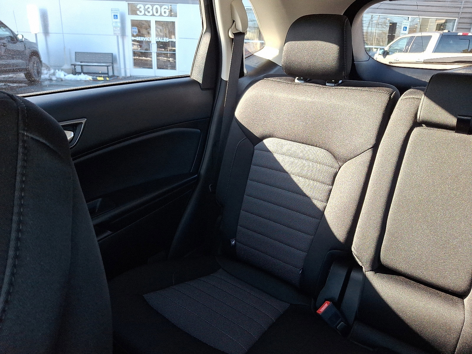 Certified 2022 Ford Edge SE w/ Black Appearance Package image 18