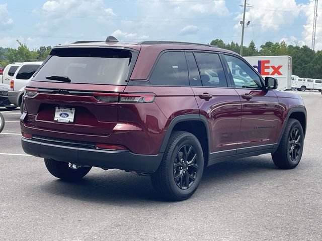 Used 2024 Jeep Grand Cherokee Altitude AWD/4WD image 26