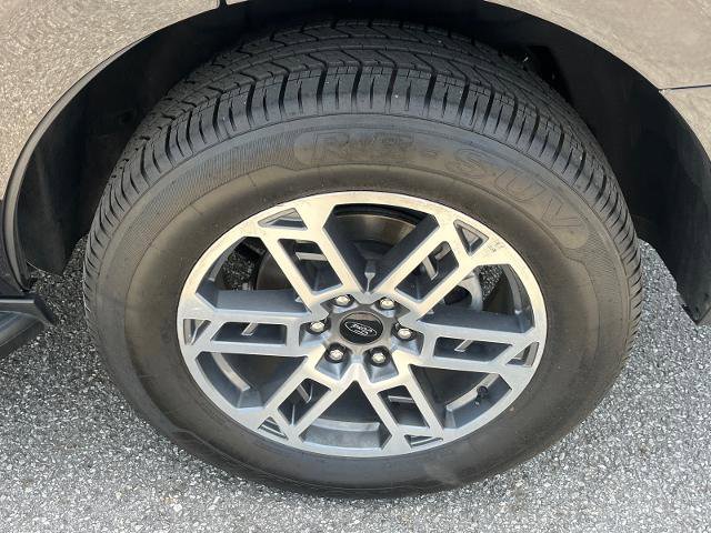Certified 2025 Ford Expedition Active AWD/4WD image 21