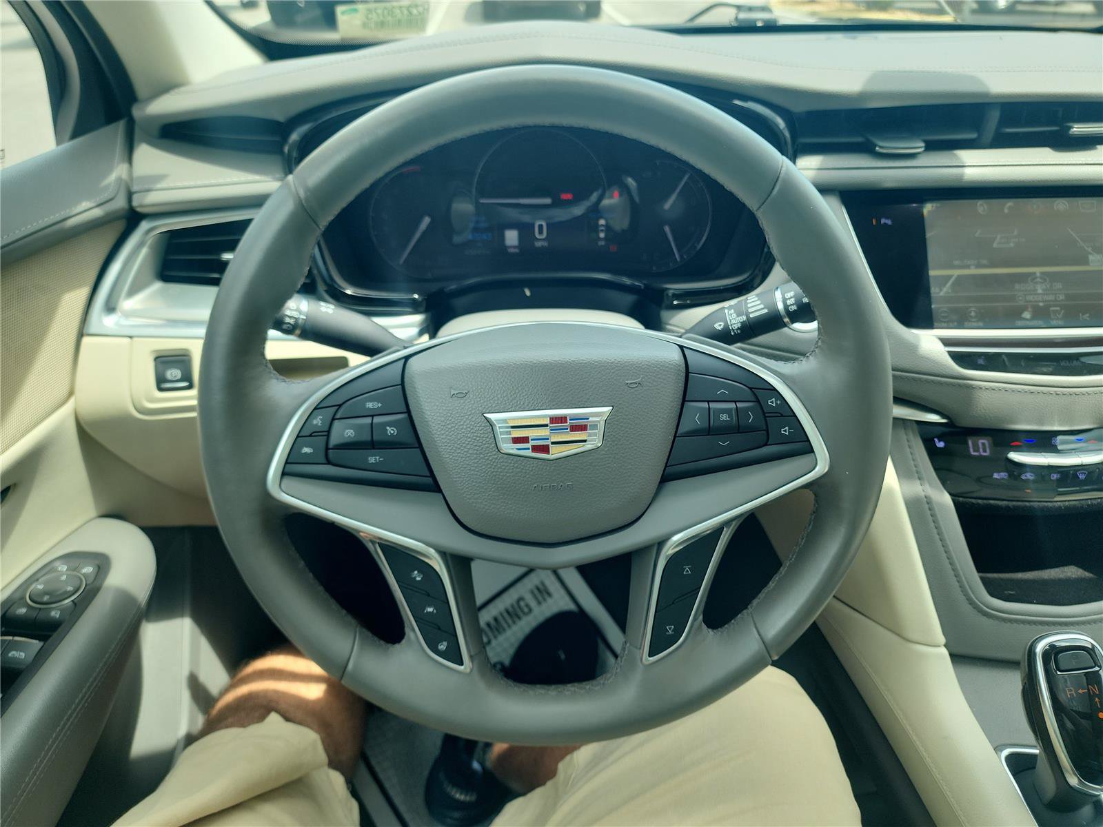 Used 2017 Cadillac XT5 Luxury w/ Driver Awareness Package AWD/4WD image 31