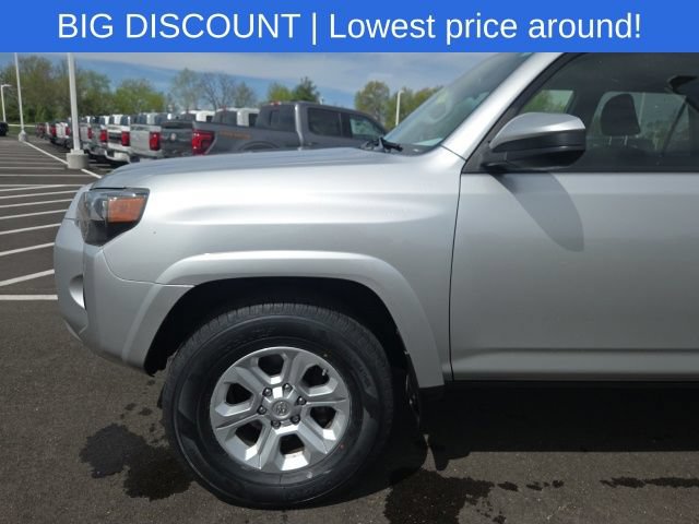 Used 2021 Toyota 4Runner SR5 AWD/4WD image 19