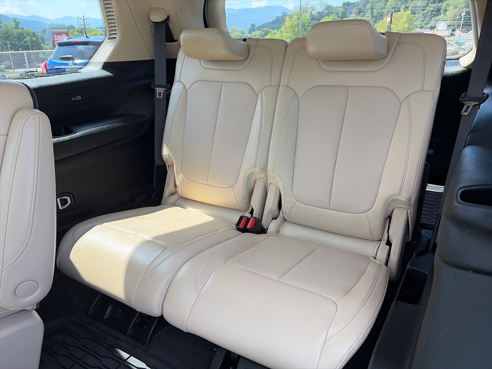 Used 2021 Jeep Grand Cherokee L Limited w/ Luxury Tech Group II AWD/4WD image 19