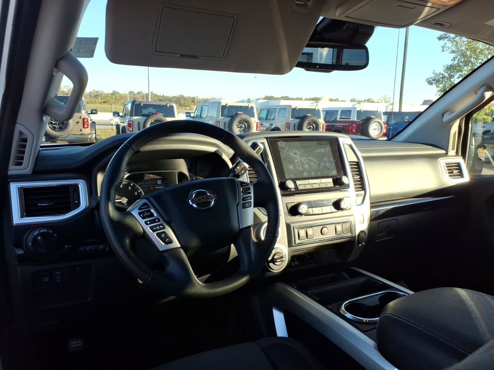 Used 2020 Nissan Titan SV w/ SV Convenience Package AWD/4WD image 15