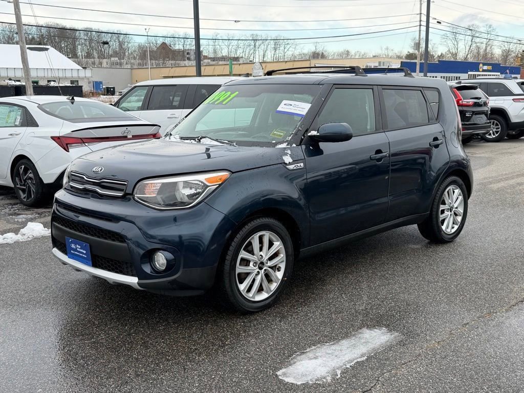 Used 2017 Kia Soul + image 3