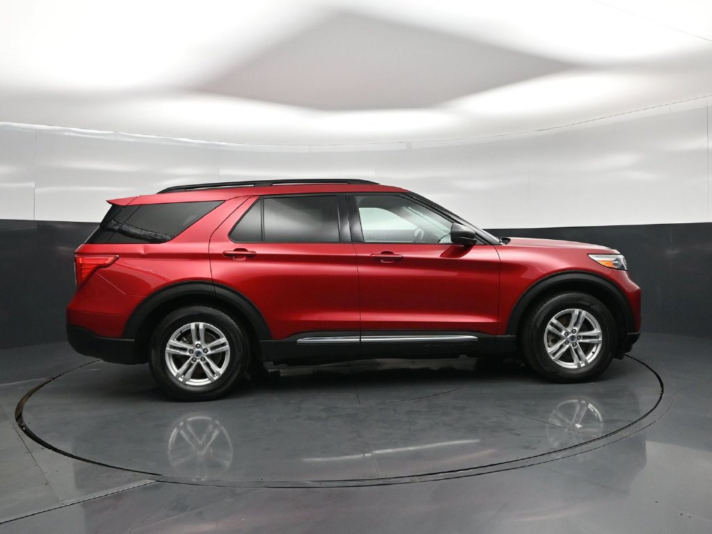 Certified 2021 Ford Explorer XLT w/ Equipment Group 202A RWD image 25