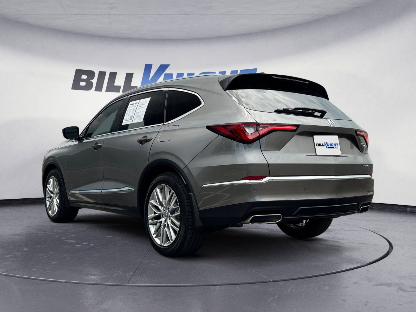 Used 2023 Acura MDX SH-AWD w/ Advance Package image 3