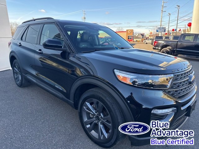 Certified 2022 Ford Explorer XLT w/ Equipment Group 202A image 4
