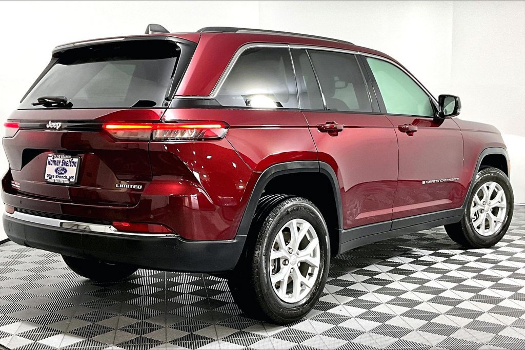 Used 2023 Jeep Grand Cherokee Limited RWD image 12