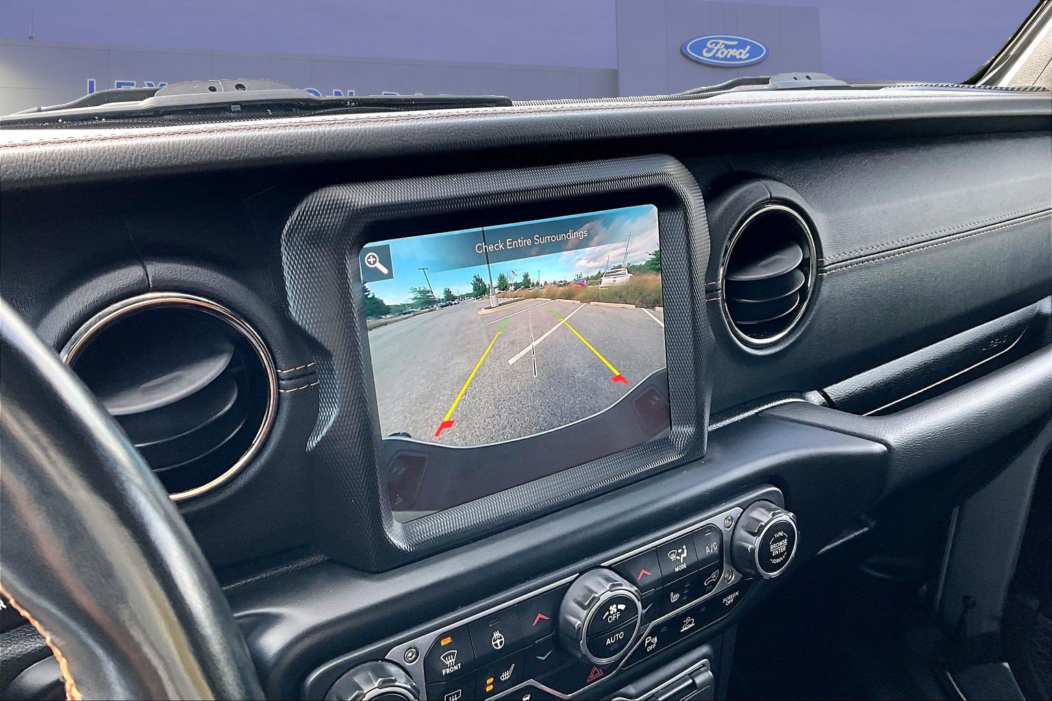 Used 2021 Jeep Gladiator Overland AWD/4WD image 14