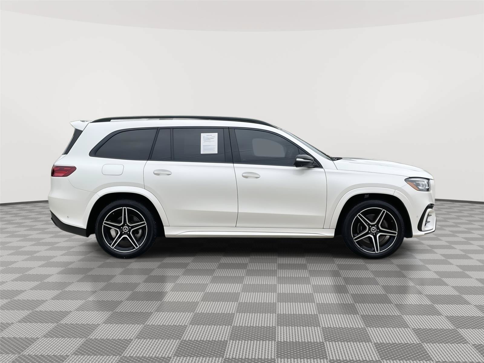 Used 2024 Mercedes-Benz GLS 450 4MATIC image 6