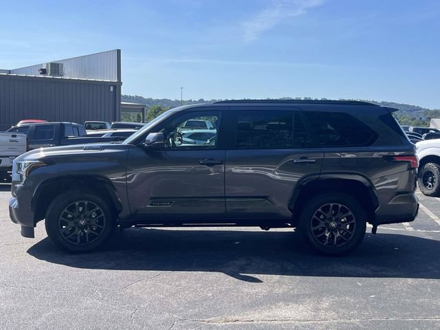 Used 2025 Toyota Sequoia Platinum AWD/4WD image 7