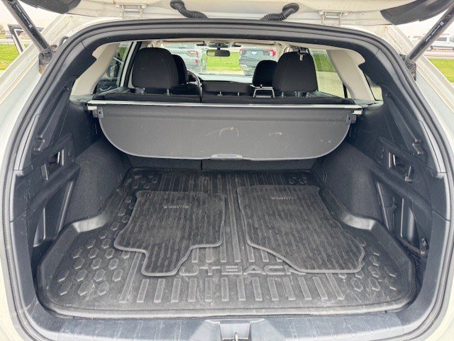 Used 2025 Subaru Outback Premium image 29