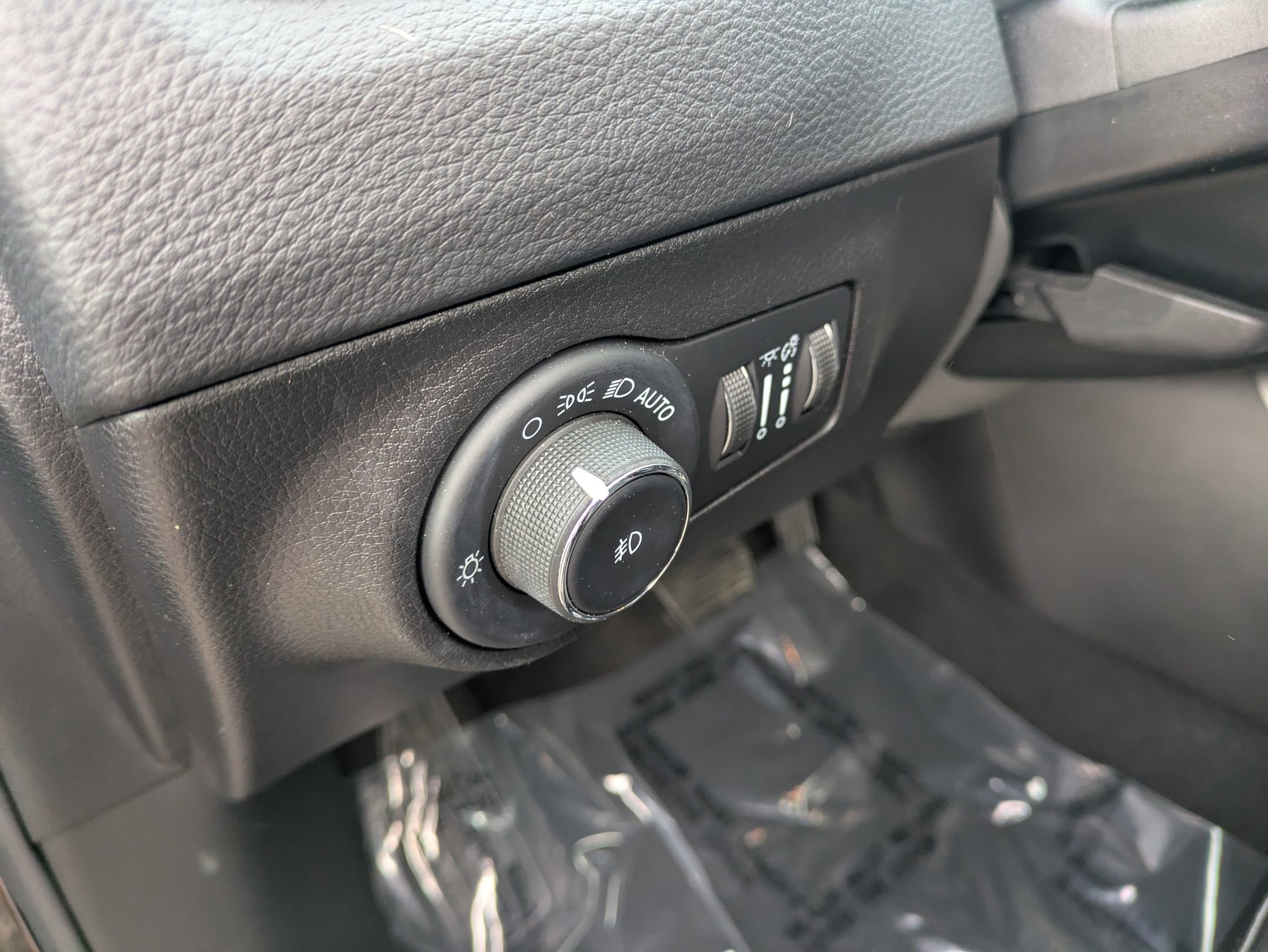 Used 2021 Jeep Compass Latitude w/ Sun and Sound Group image 14