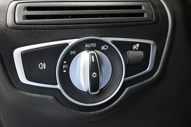Used 2022 Mercedes-Benz GLC 300 image 21