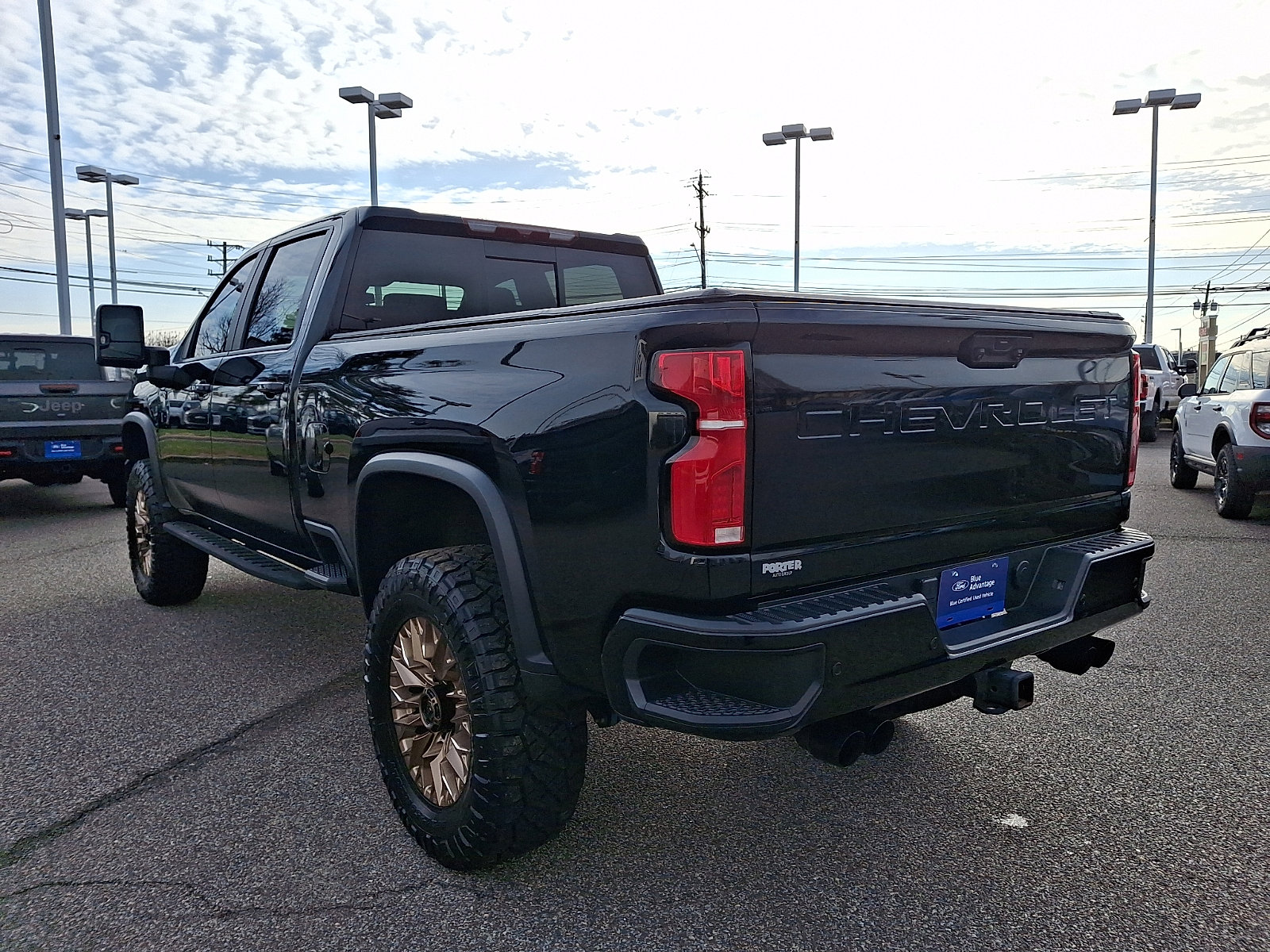 Used 2024 Chevrolet Silverado 2500 ZR2 w/ Snow Plow Prep/Camper Package image 8