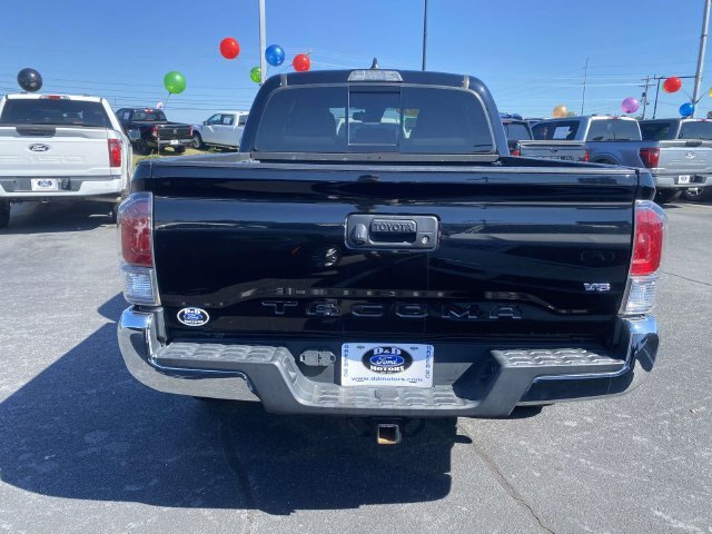 Used 2021 Toyota Tacoma TRD Off-Road AWD/4WD image 6