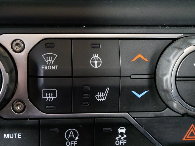 Used 2019 Jeep Wrangler Unlimited Sahara image 23