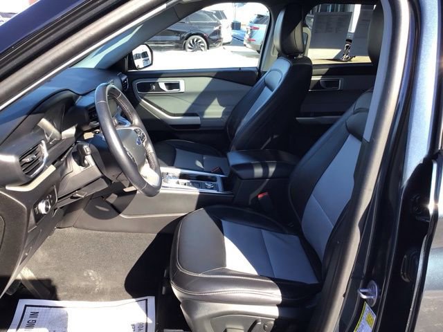 Certified 2023 Ford Explorer XLT w/ Equipment Group 202A AWD/4WD image 9
