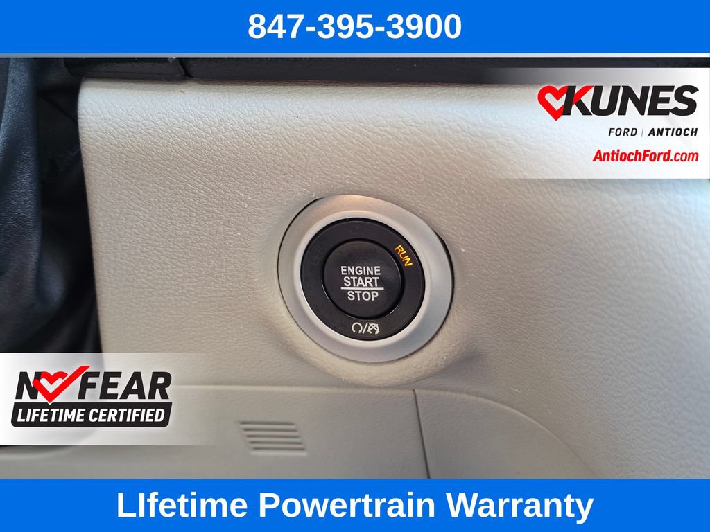 Used 2023 Chrysler Pacifica Touring-L FWD image 36