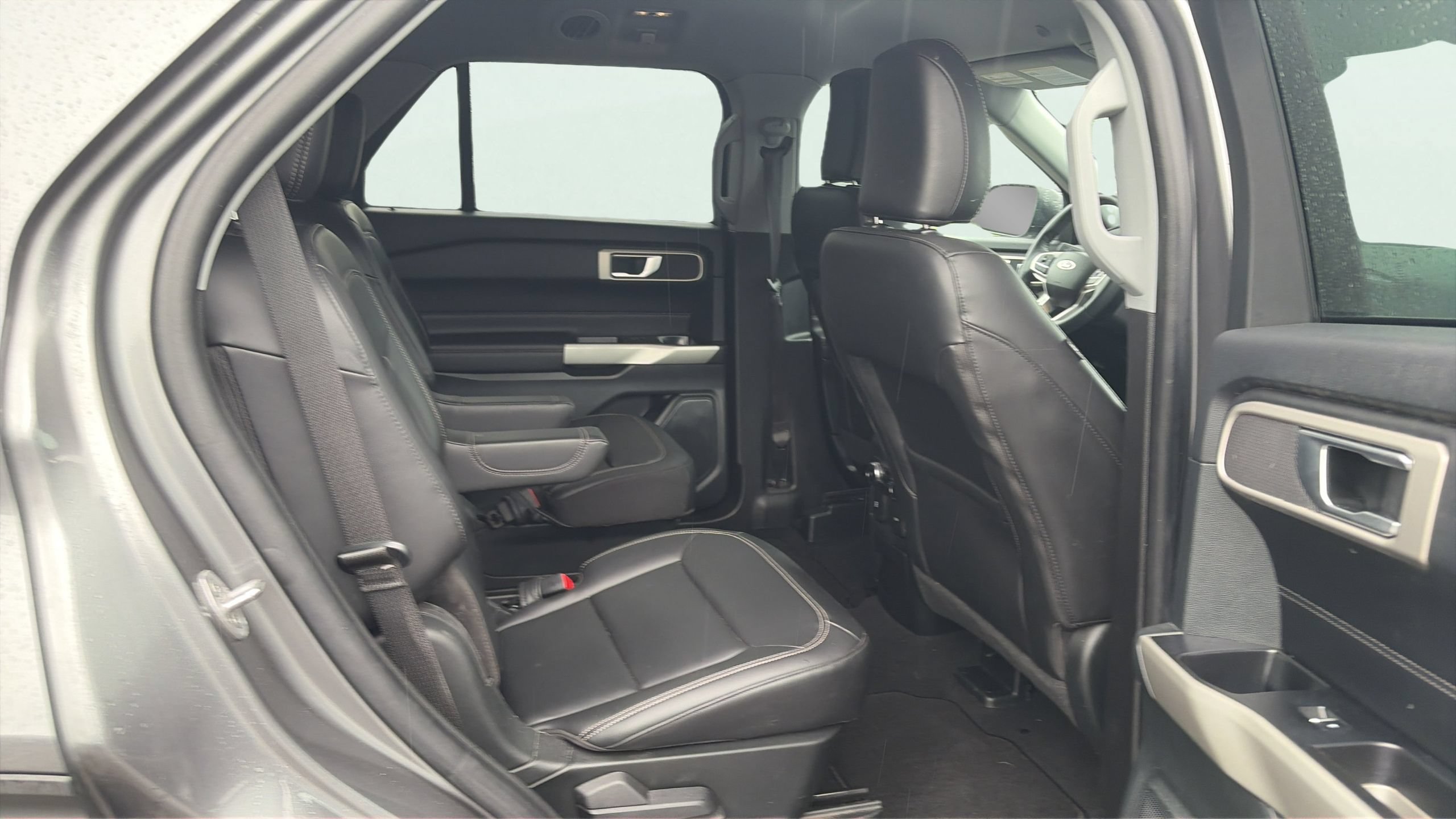 Certified 2023 Ford Explorer XLT w/ Equipment Group 202A AWD/4WD image 15