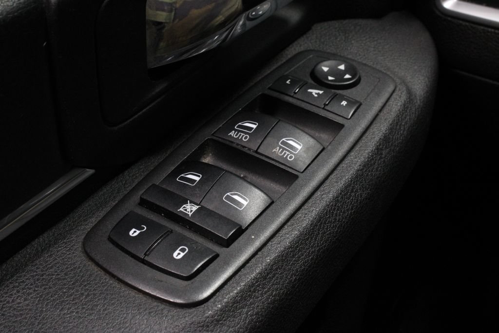 Used 2021 RAM 1500 Warlock w/ Luxury Group AWD/4WD image 24