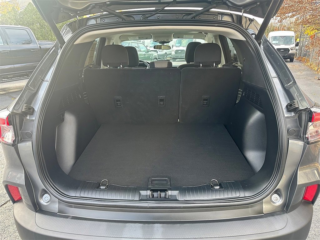 Certified 2022 Ford Escape SE w/ SE Sport Appearance Package image 6