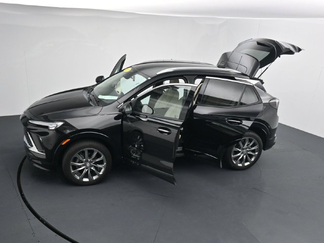 Used 2025 Buick Encore GX Avenir AWD/4WD image 39