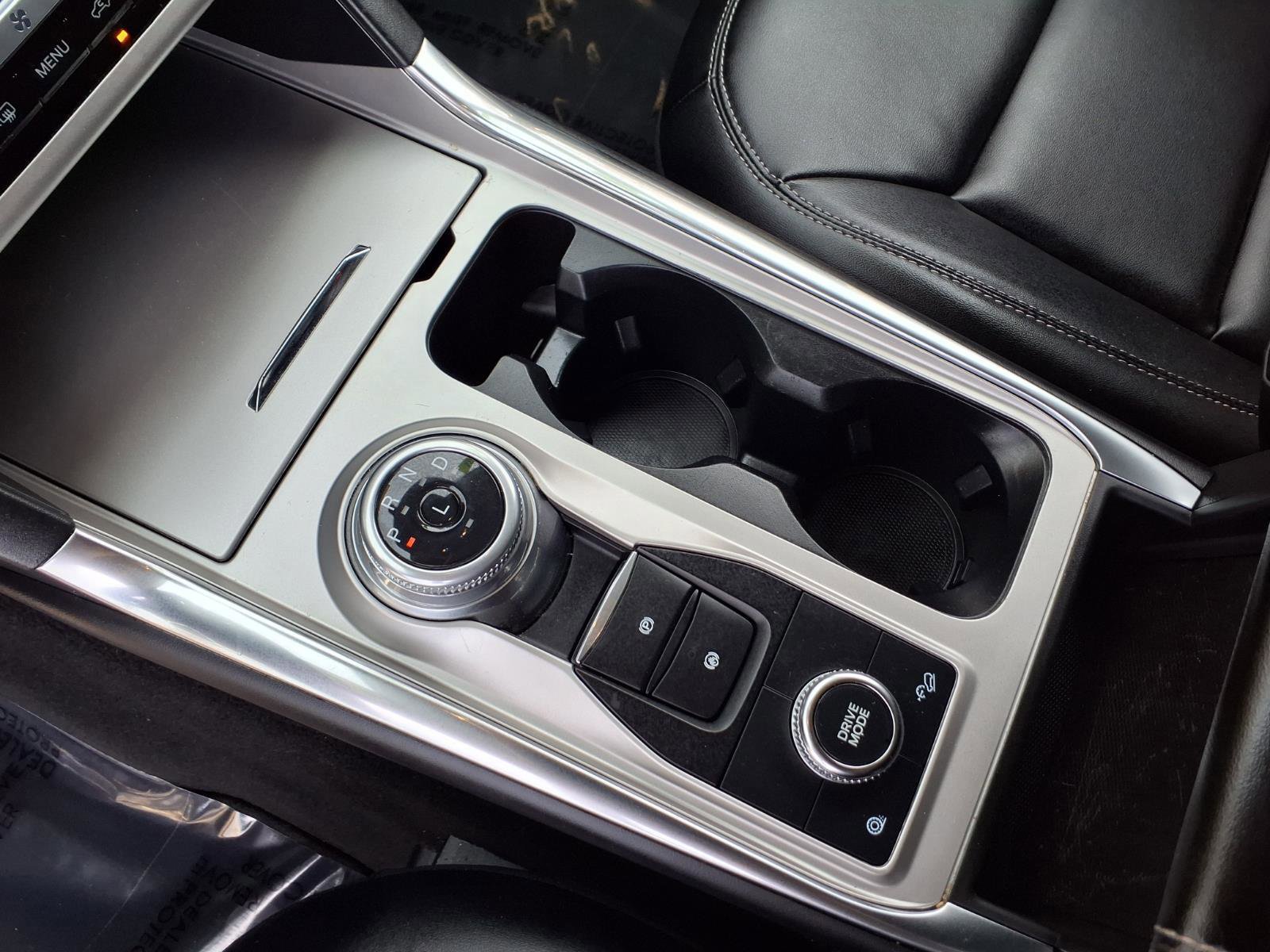 Certified 2022 Ford Explorer XLT w/ Equipment Group 202A image 26