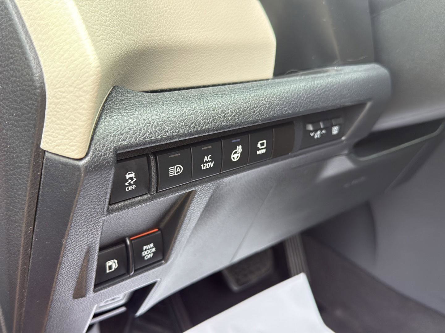 Used 2021 Toyota Sienna Platinum image 19