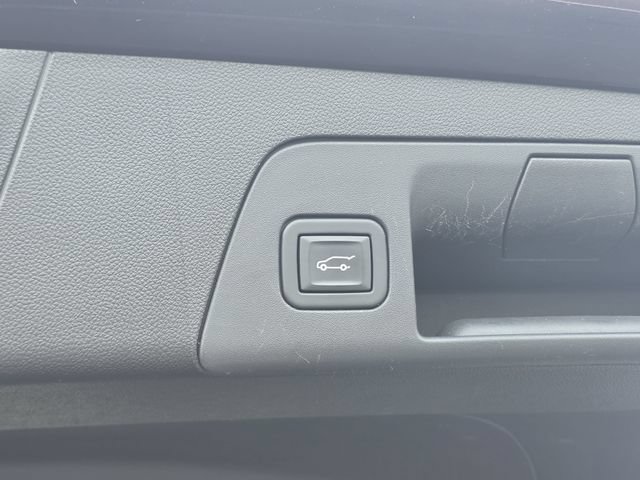Used 2023 Buick Envision Avenir FWD image 34