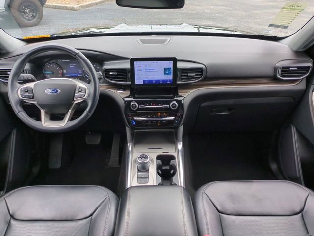 Certified 2022 Ford Explorer Limited w/ Equipment Group 301A image 19