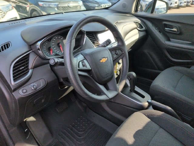 Used 2022 Chevrolet Trax LS w/ Tint and Cruise Package AWD/4WD image 26