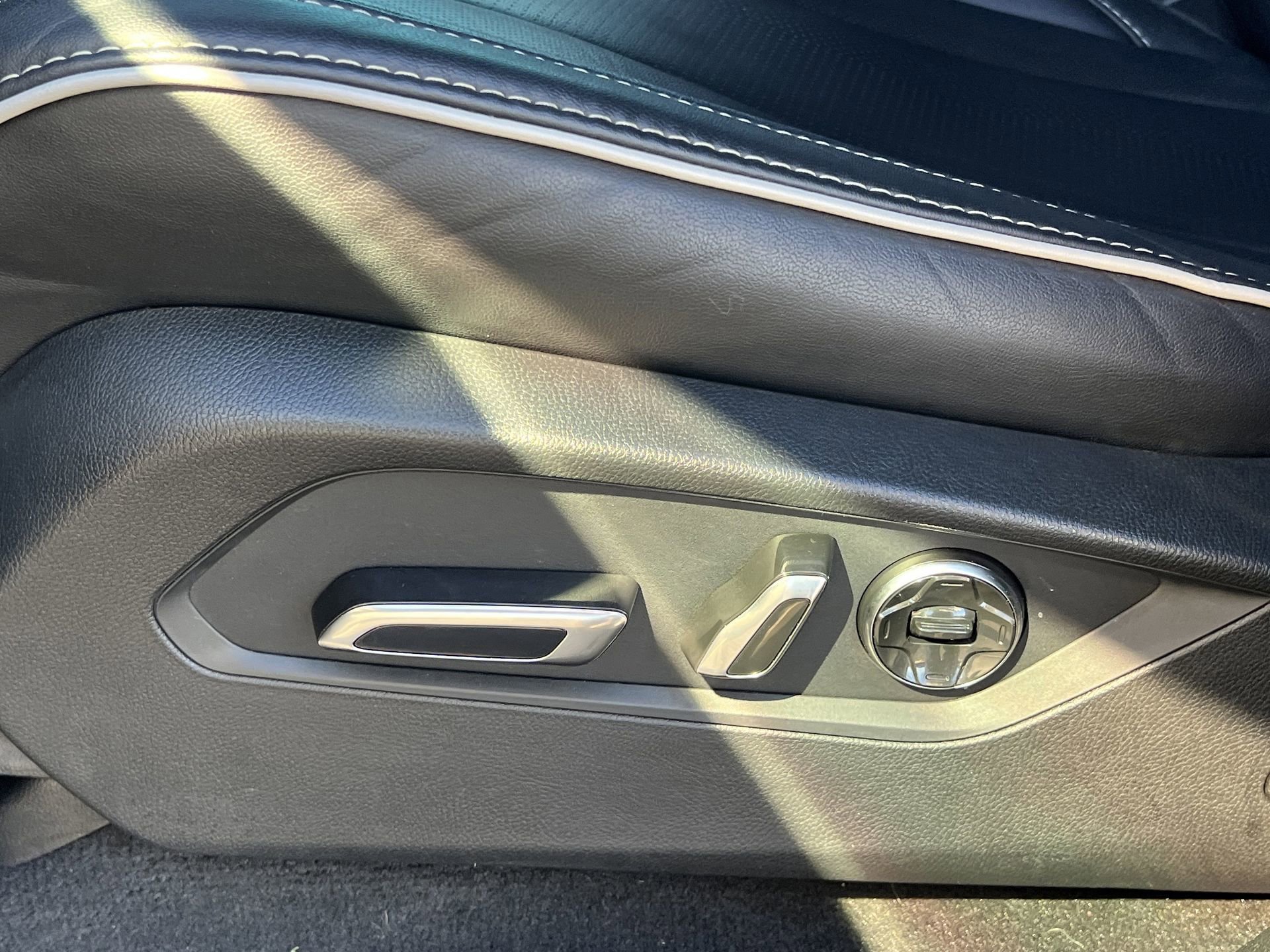 Used 2023 Acura MDX SH-AWD w/ Advance Package image 24