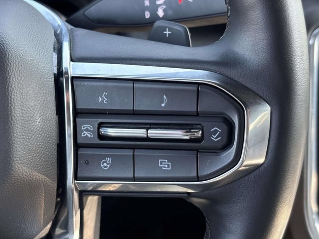 Used 2025 GMC Yukon Denali AWD/4WD image 31