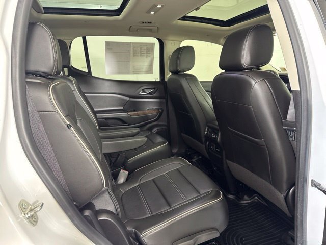 Used 2020 GMC Acadia Denali w/ Technology Package AWD/4WD image 4