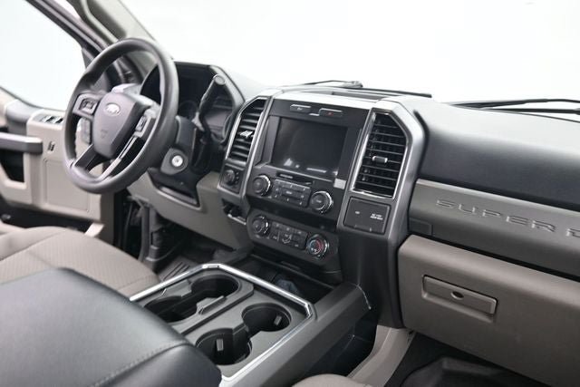 Certified 2022 Ford F250 XLT w/ XLT Premium Package AWD/4WD image 18
