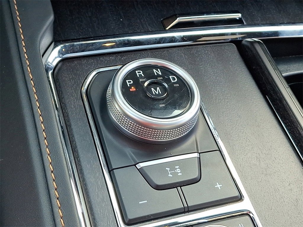 Certified 2023 Ford Expedition Platinum image 16