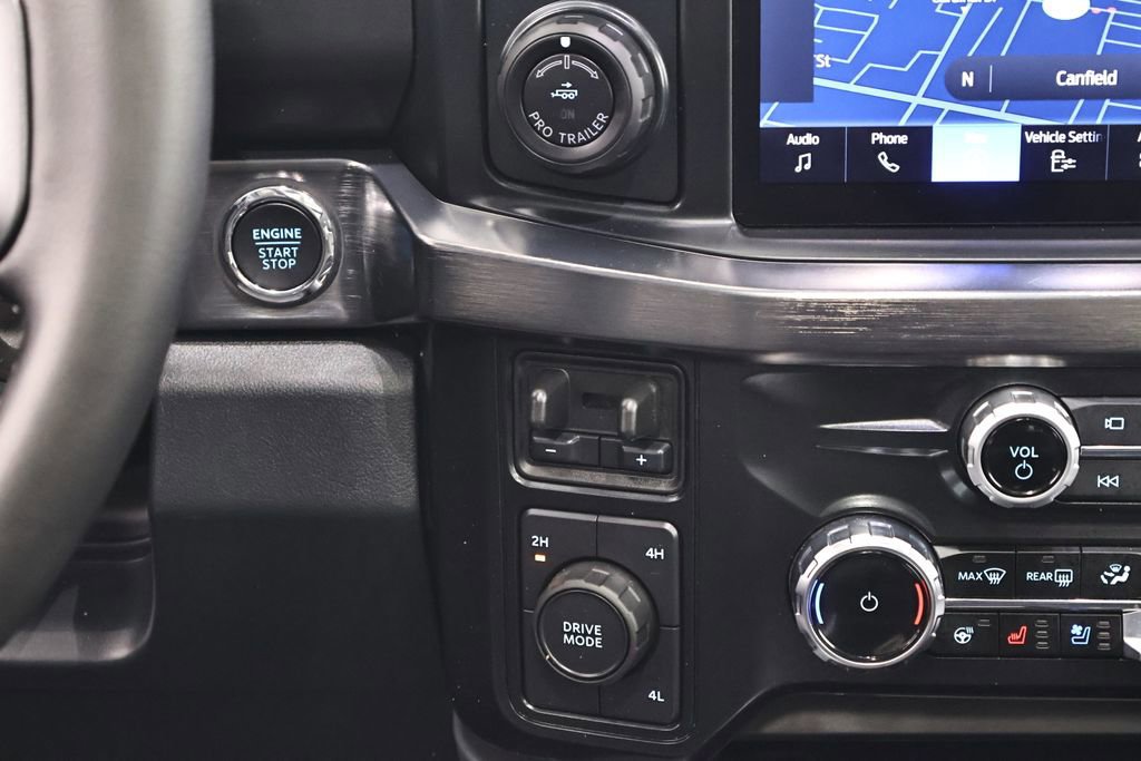 Certified 2025 Ford F350 Lariat w/ Lariat Ultimate Package AWD/4WD image 32