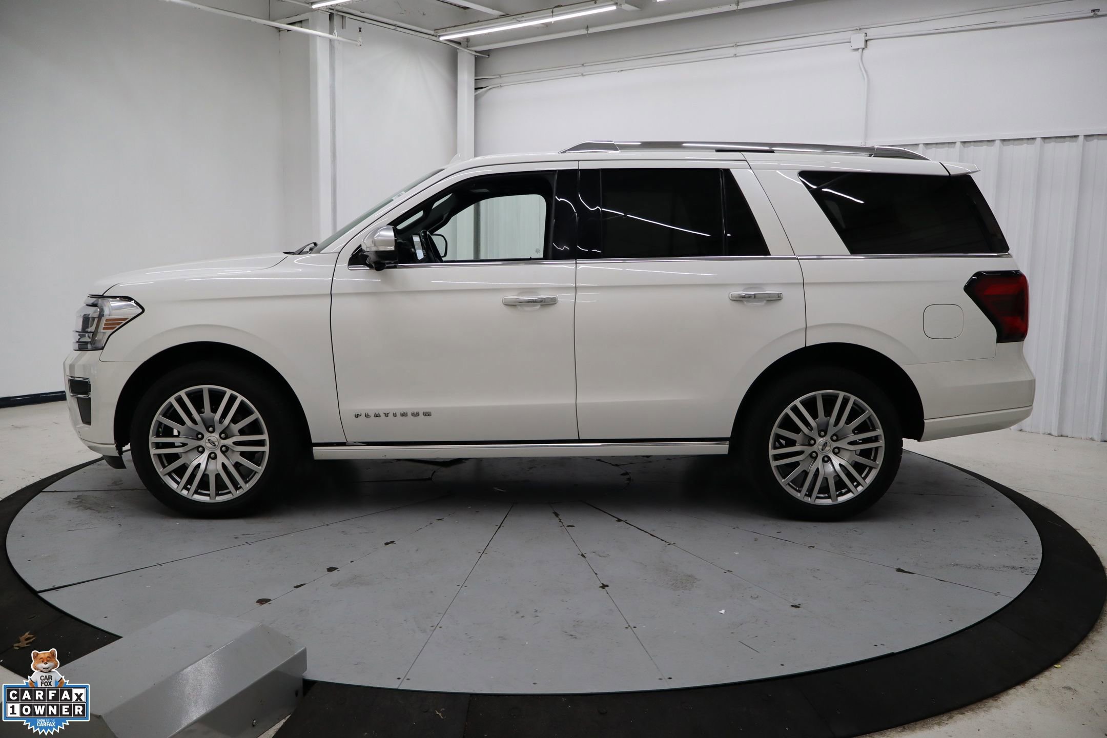 Certified 2023 Ford Expedition Platinum image 2