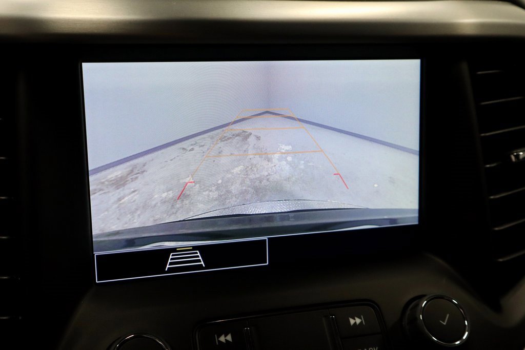 Used 2023 GMC Acadia SLE w/ Driver Convenience Package image 2