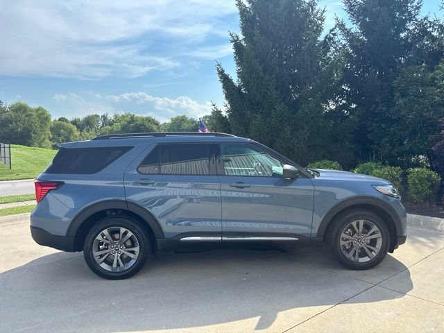 Certified 2025 Ford Explorer Active w/ Active Comfort Package AWD/4WD image 6