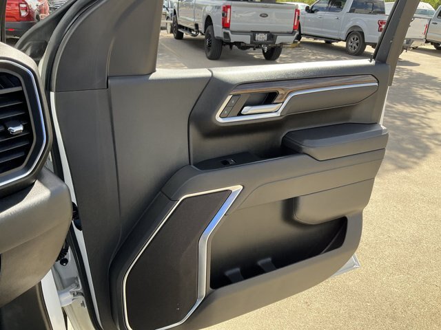 Used 2025 Chevrolet Silverado 1500 LT w/ Safety Package AWD/4WD image 23