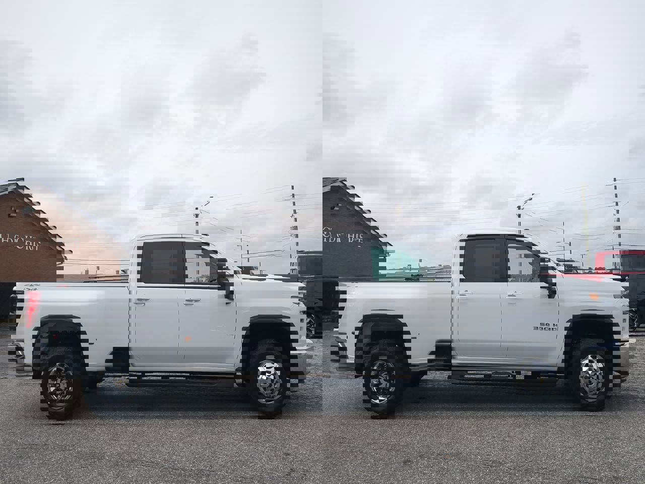 Used 2022 Chevrolet Silverado 3500 LT w/ Convenience Package image 2