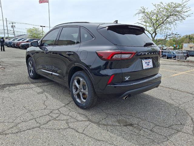 Certified 2023 Ford Escape ST-Line w/ Tech Pack #1 AWD/4WD image 6