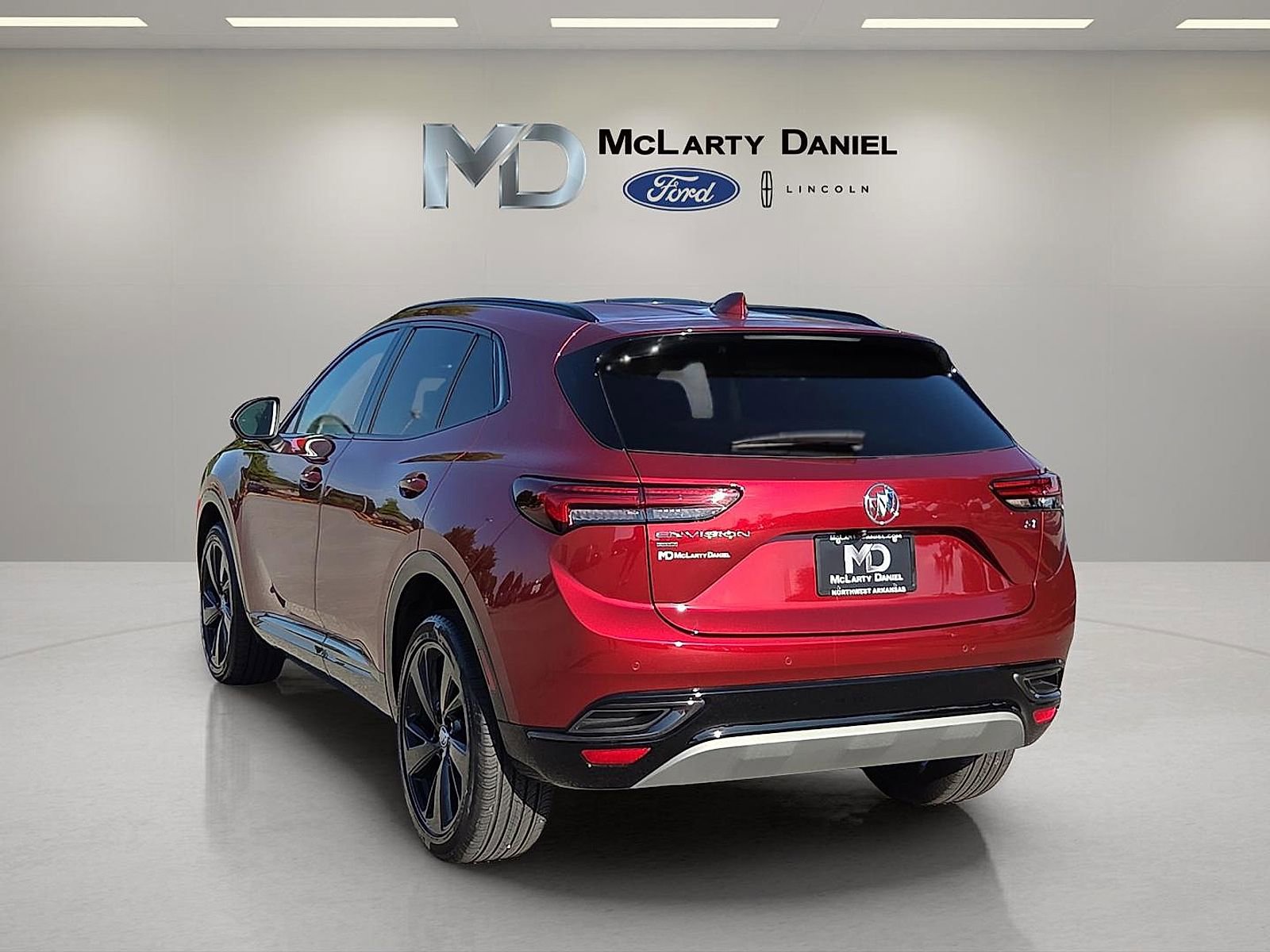 Used 2023 Buick Envision Preferred w/ Sport Touring Package AWD/4WD image 4